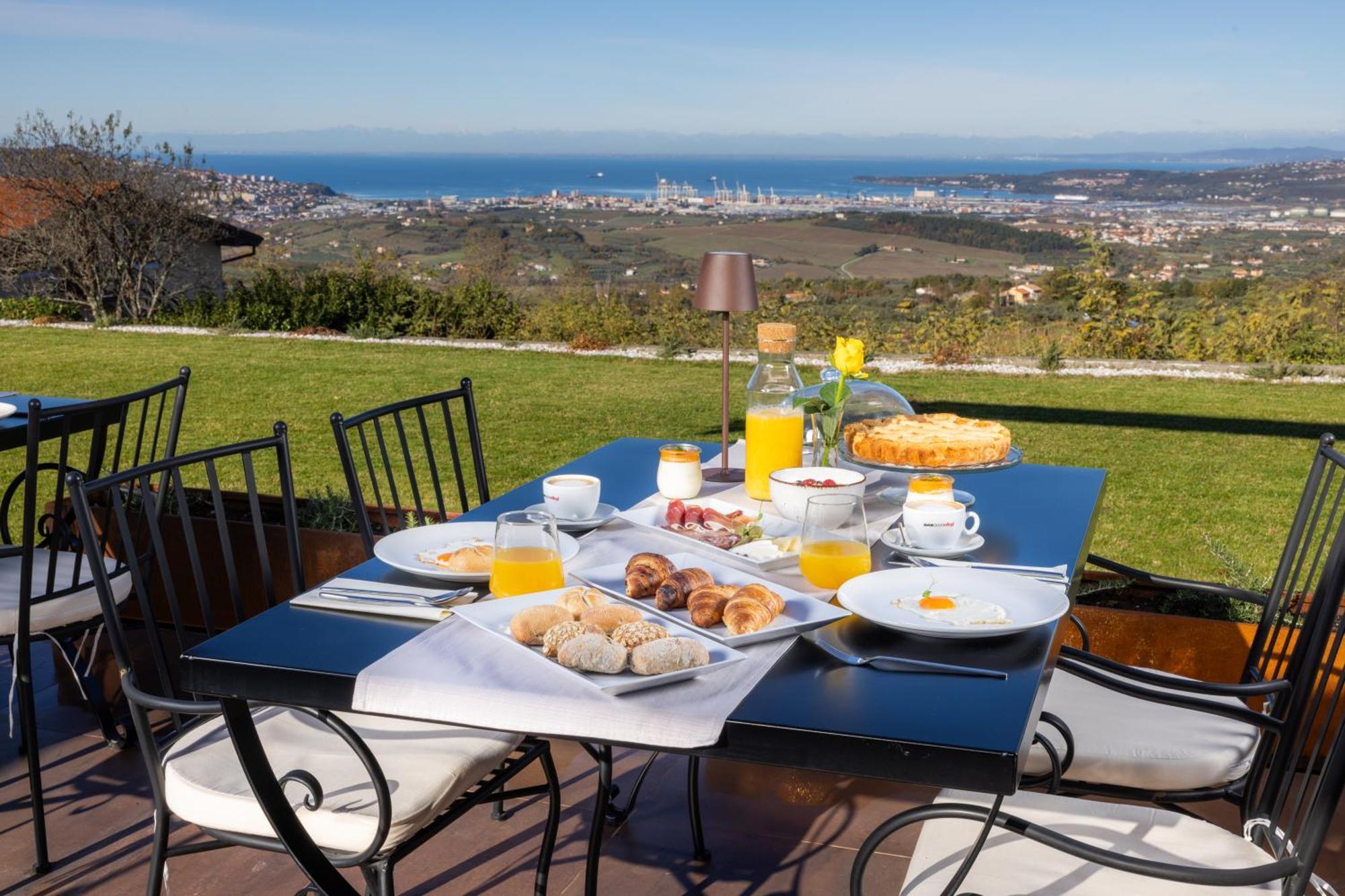 Stok - Rooms, Wine & Restaurant - Marezige, Κόπερ Εξωτερικό φωτογραφία