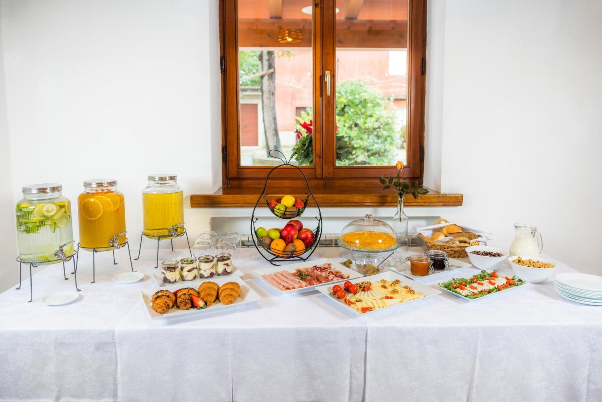 Stok - Rooms, Wine & Restaurant - Marezige, Κόπερ Εξωτερικό φωτογραφία