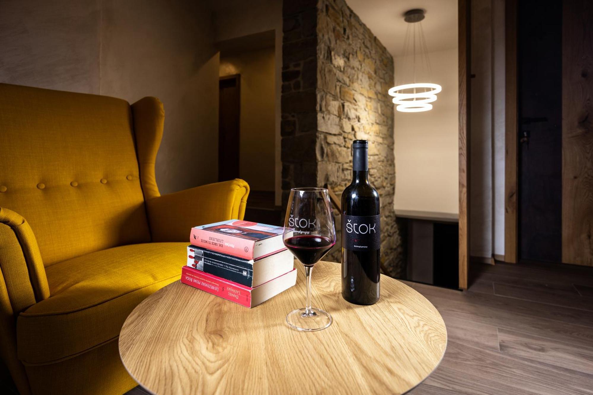 Stok - Rooms, Wine & Restaurant - Marezige, Κόπερ Εξωτερικό φωτογραφία